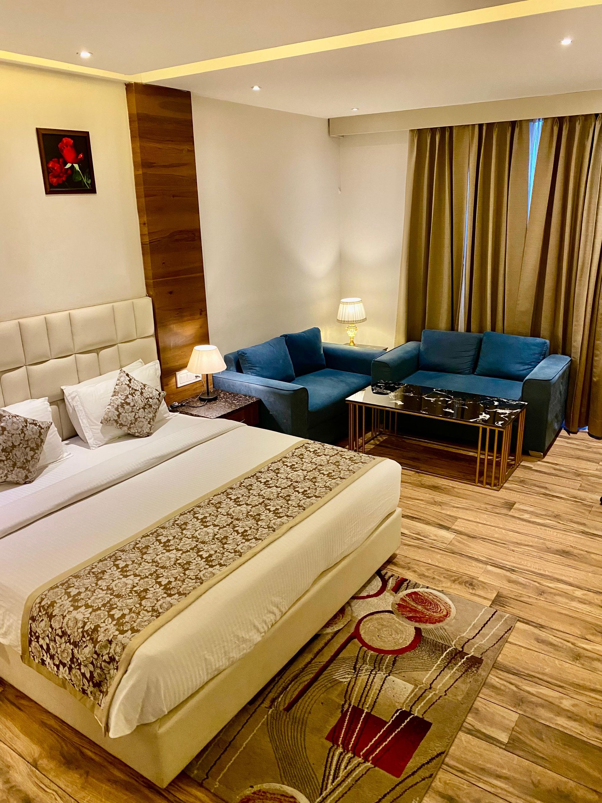 SUPREME ROOM with SMART LED TV