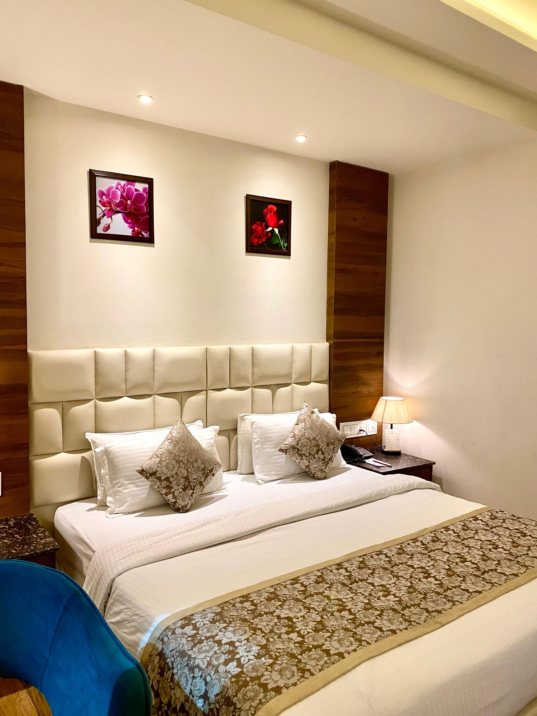 Hotel Prime Regalia PREMIUM ROOM (KING SIZE BED) with SMART LED TV 2