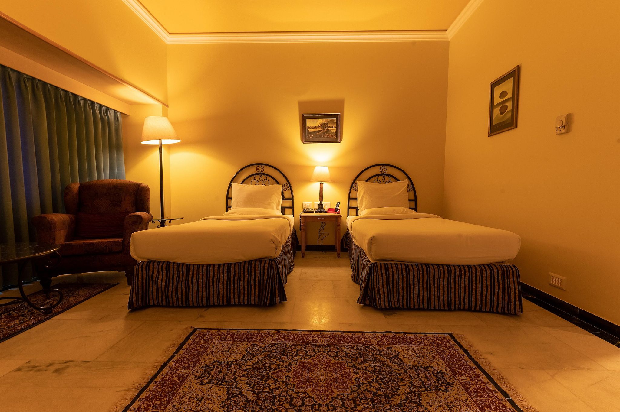 Super Deluxe with Bathtub