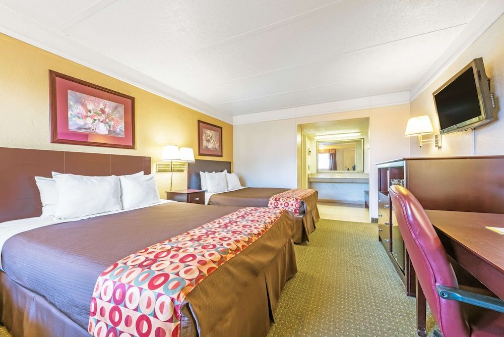 Room, 2 Queen Beds, Accessible, Non Smoking (Mobility)