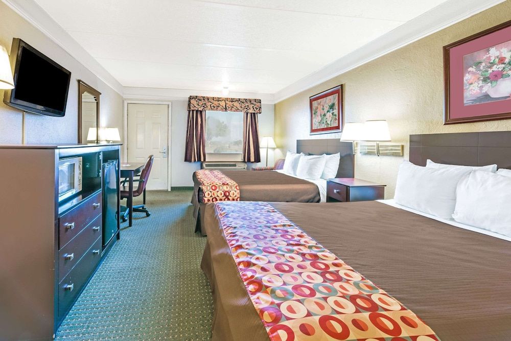Room, 2 Queen Beds, Non Smoking