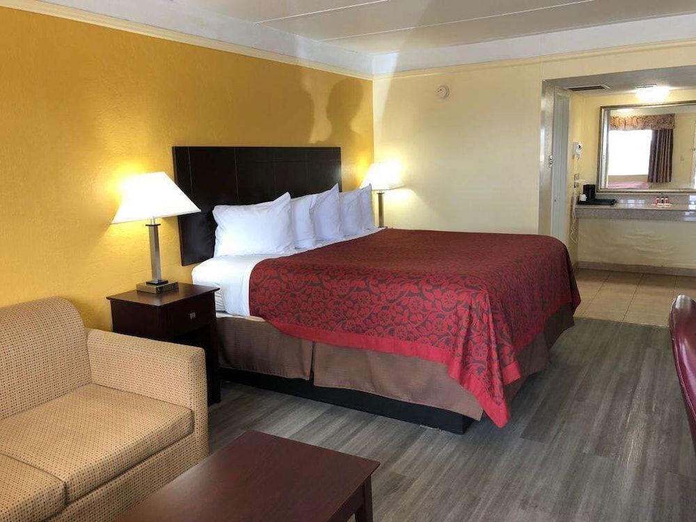 Room, 1 King Bed, Accessible, Non Smoking (Mobility)