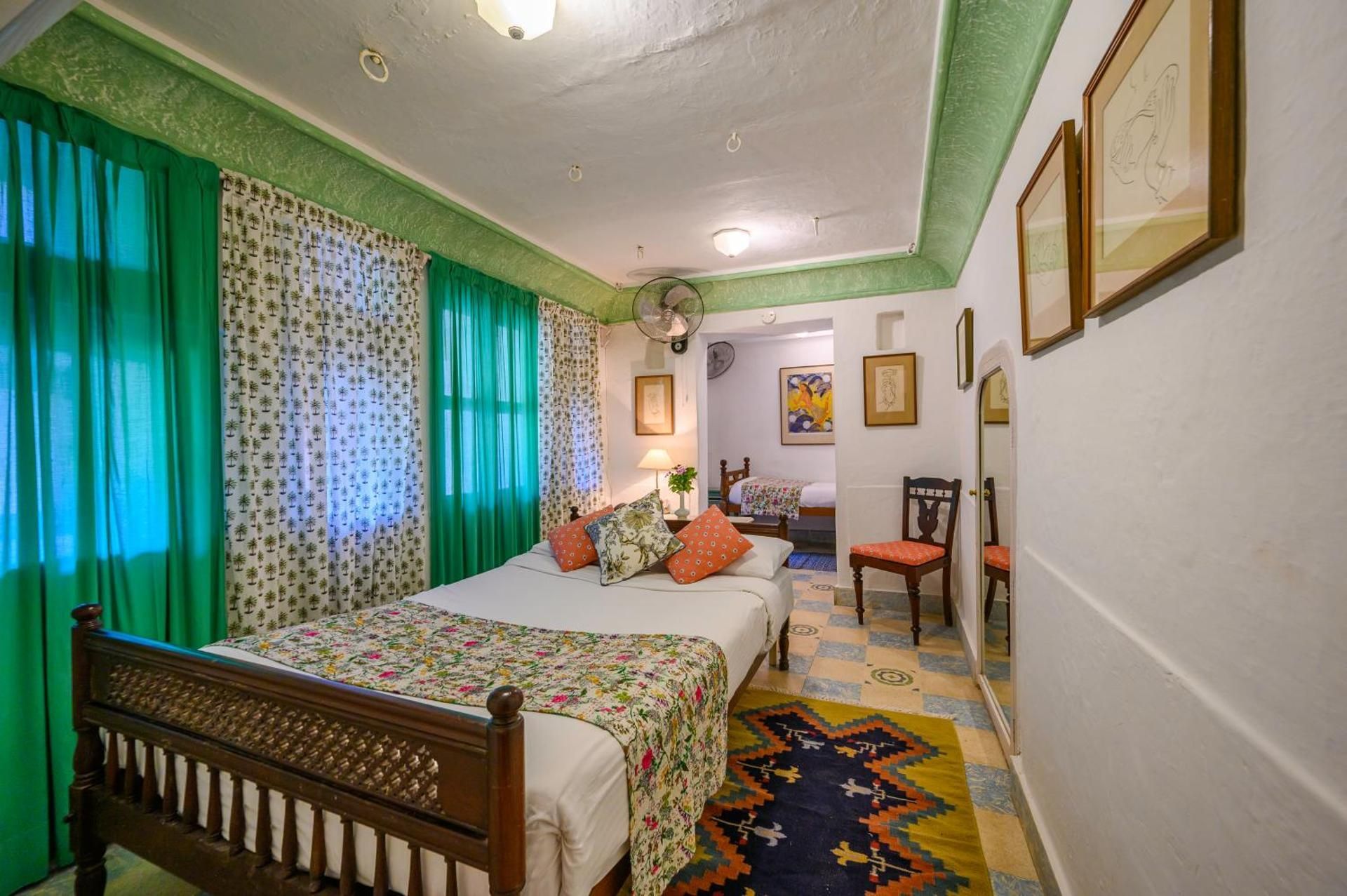 Heritage Comfort Room