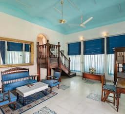 Neemrana Fort Palace Heritage Royal Room 6