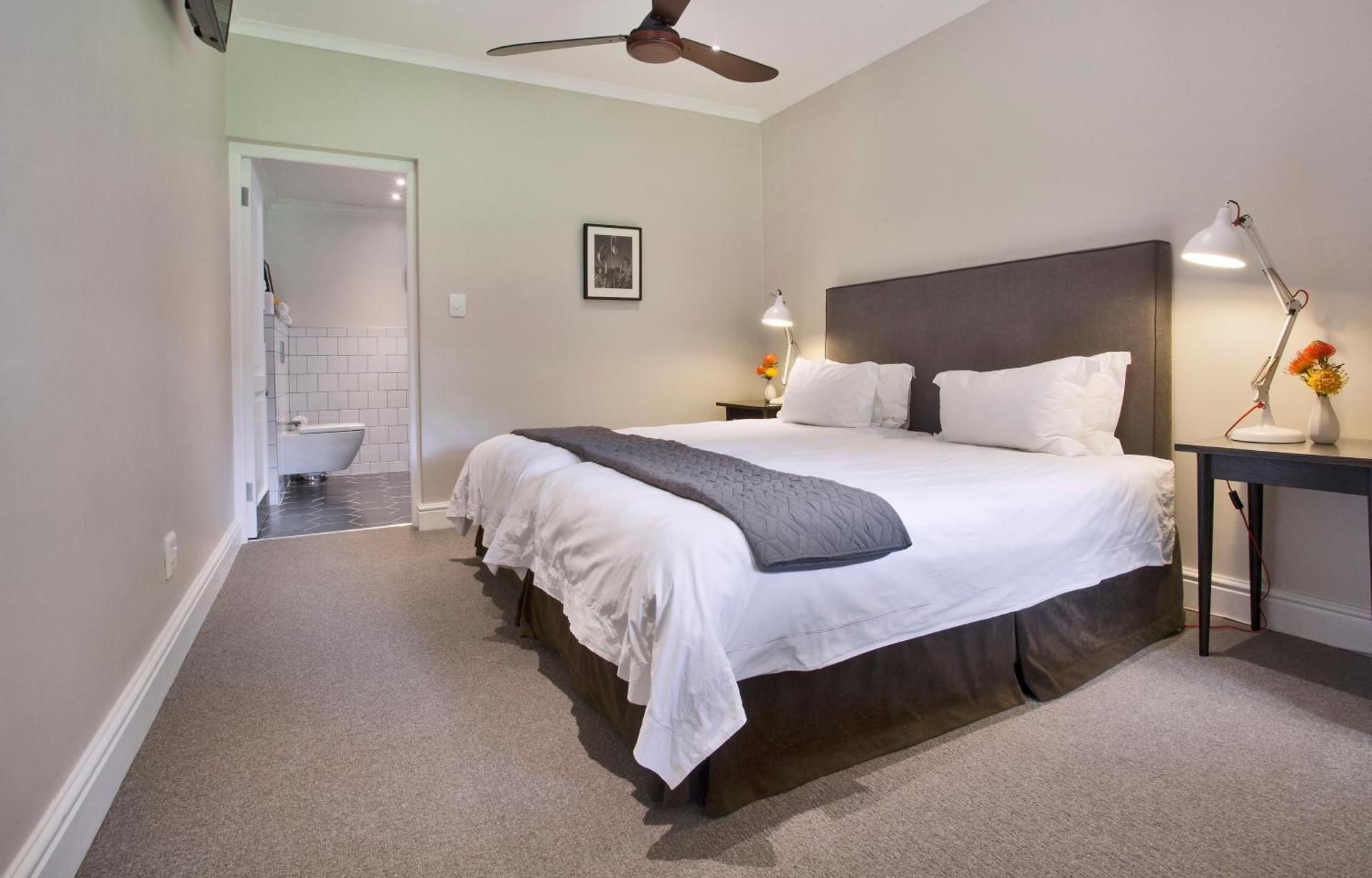 Courtyard Twin Room (no view)