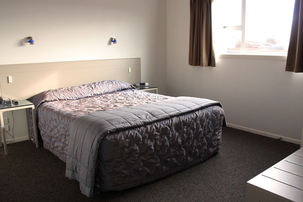 Hawera Central Motor Lodge Standard Apartment, 1 Bedroom, Non Smoking, Kitchenette 2
