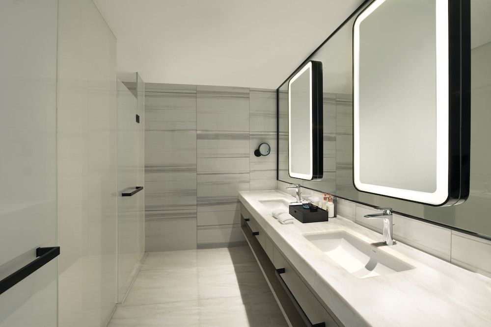 Standard Room, 1 King Bed, Accessible