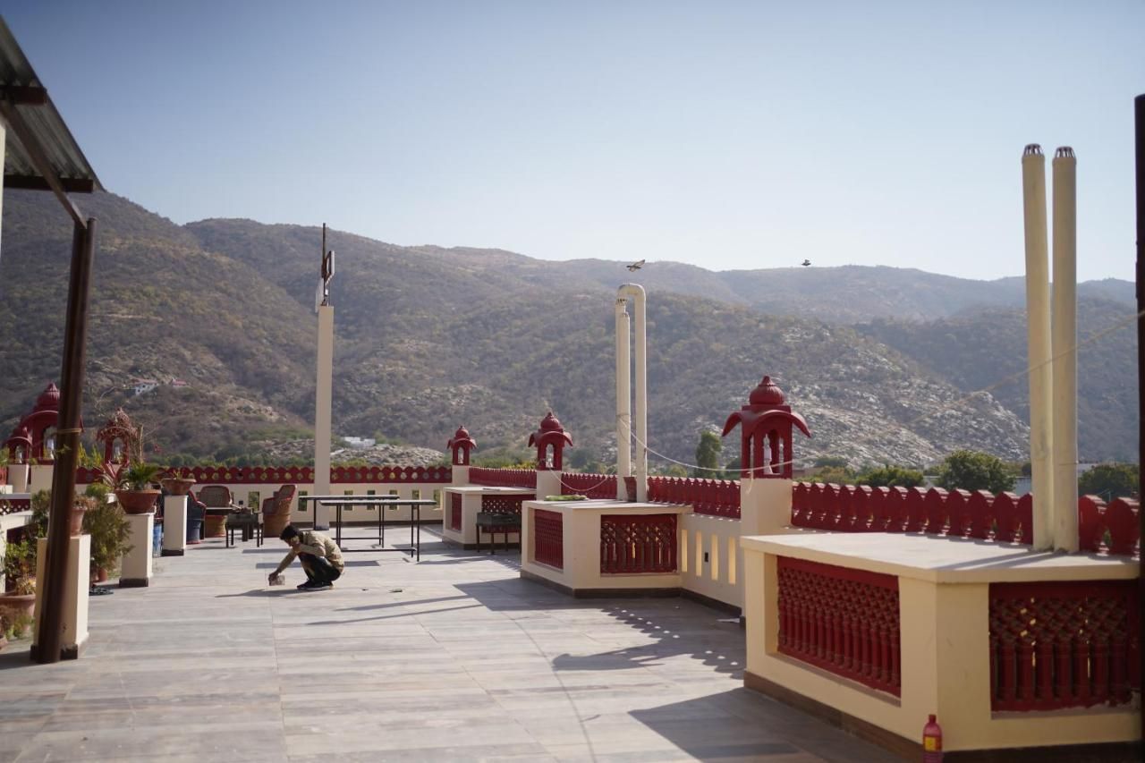 undefined One Light At Golden Bird 10