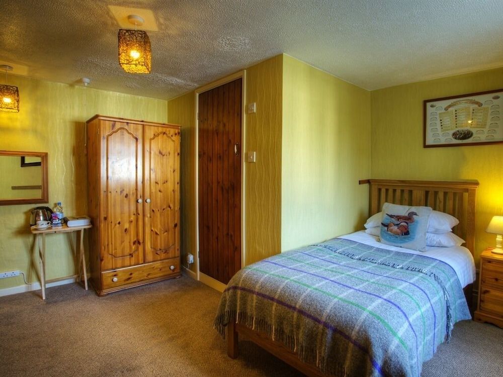 Tinhay Mill Guest House Standard Single Room, Ensuite 2