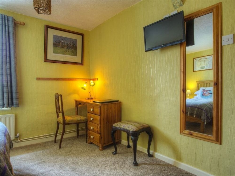 Tinhay Mill Guest House Standard Single Room, Ensuite 4