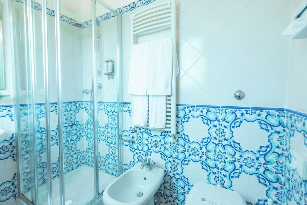 Hotel Villa Sarah Standard Double Room, Garden View 6