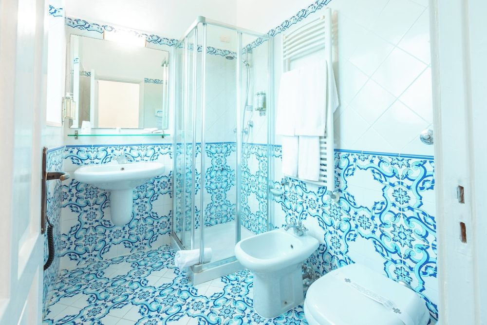 Hotel Villa Sarah Standard Double Room, Garden View 4