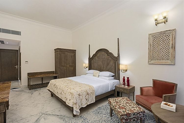 Renaissance Room with Sit Out