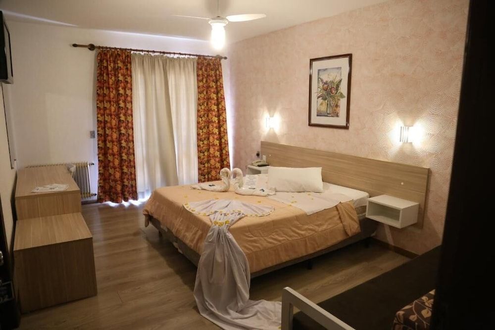 Hotel Alpenhof Standard Double or Twin Room 2