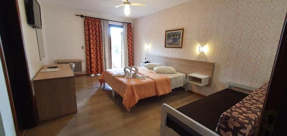 Hotel Alpenhof Standard Double or Twin Room 3