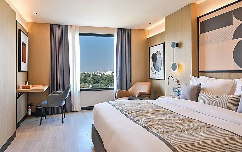 Deluxe Room with Mountain View