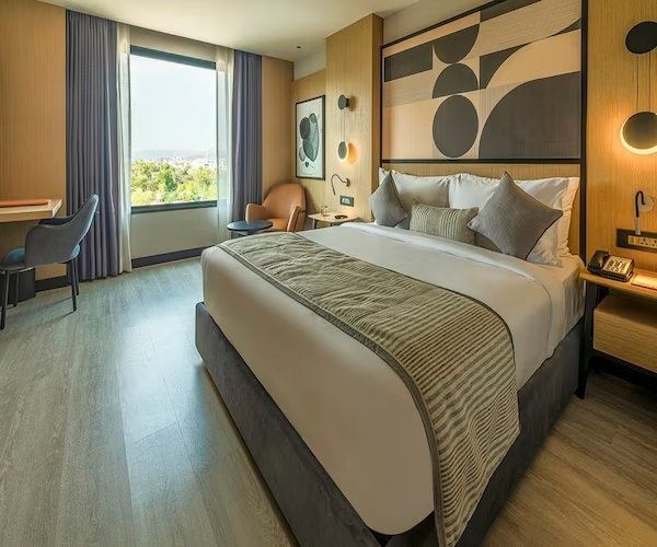 Deluxe Room with Mountain View