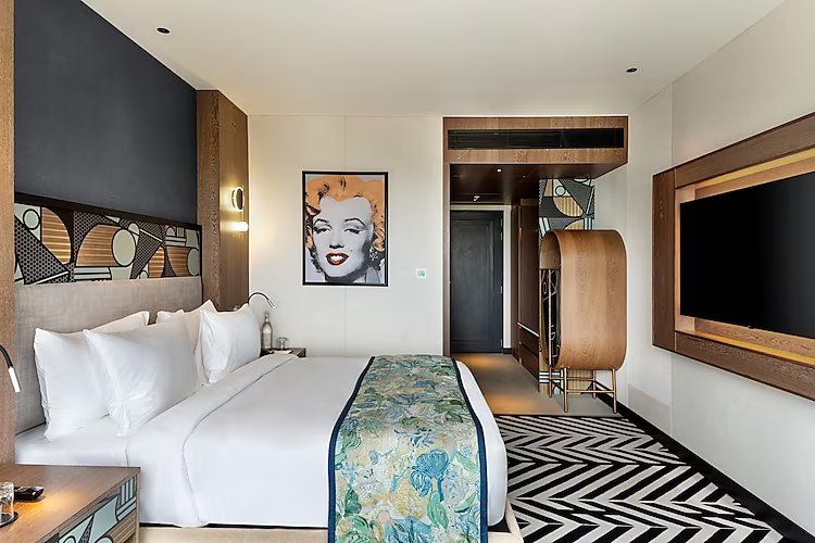 Deluxe Room with Mountain View