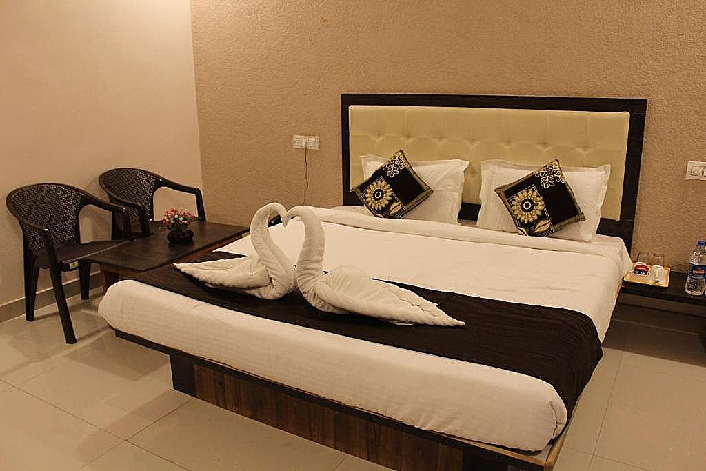 The Kushal Bagh Palace Superior Double Room 10