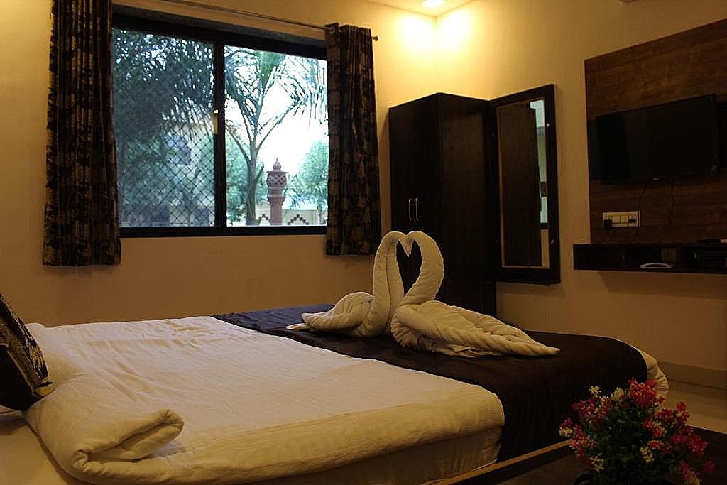 The Kushal Bagh Palace Superior Double Room 3