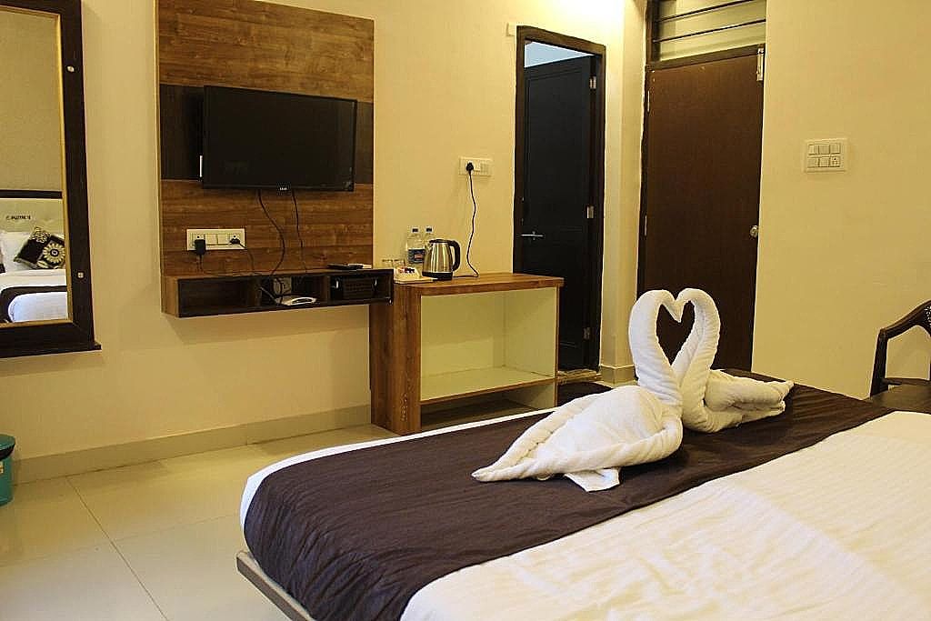 The Kushal Bagh Palace Superior Double Room 2