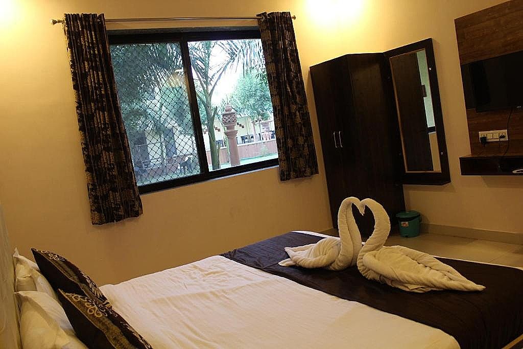The Kushal Bagh Palace Superior Double Room 9