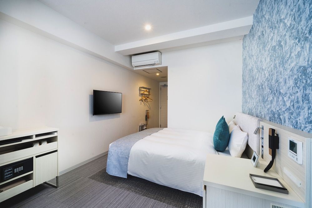 Japanese Western Style Double Room (1 Queen Bed& 1 Futon), Non Smoking