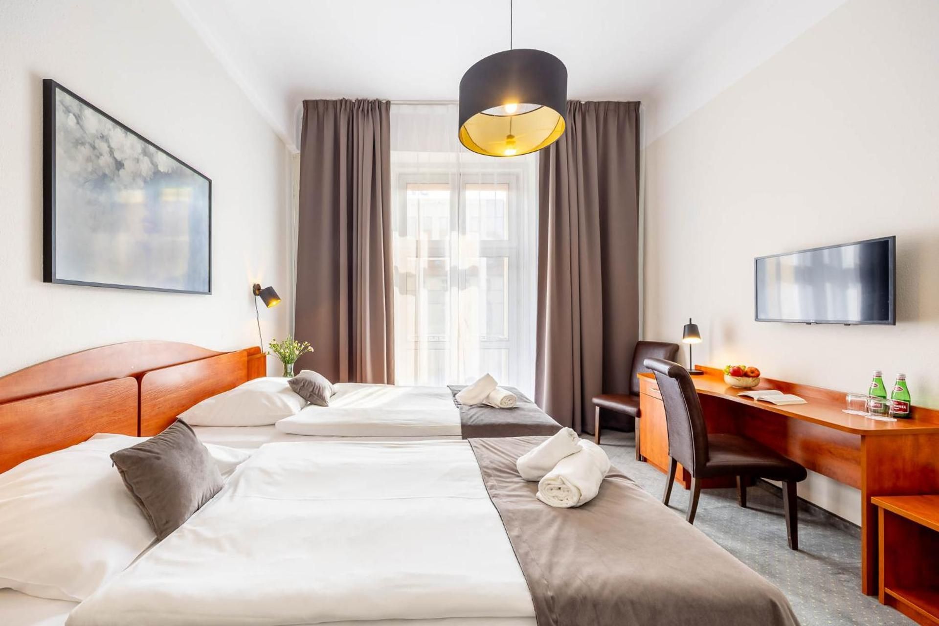 Hotel Polonia Standard Quadruple 2