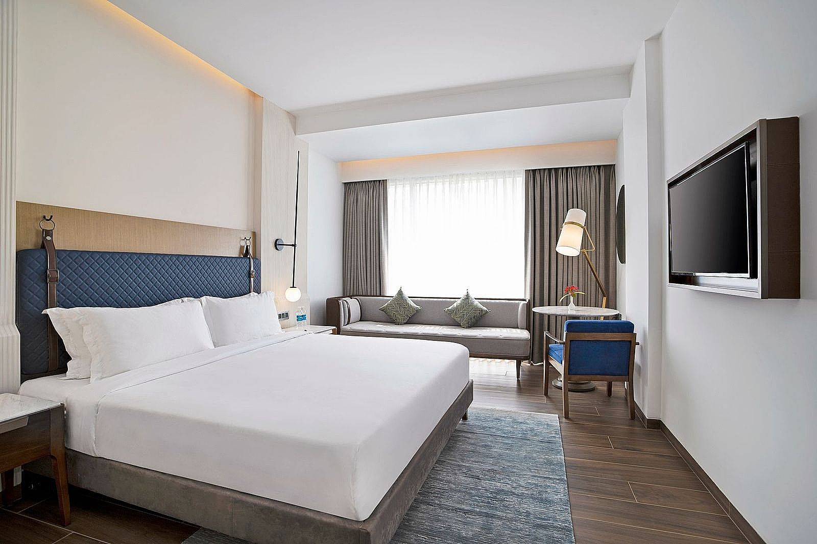 undefined The Crescent 5