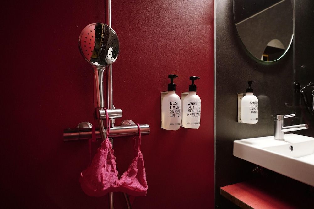 Zero Box Lodge Coimbra Standard Double Room 8