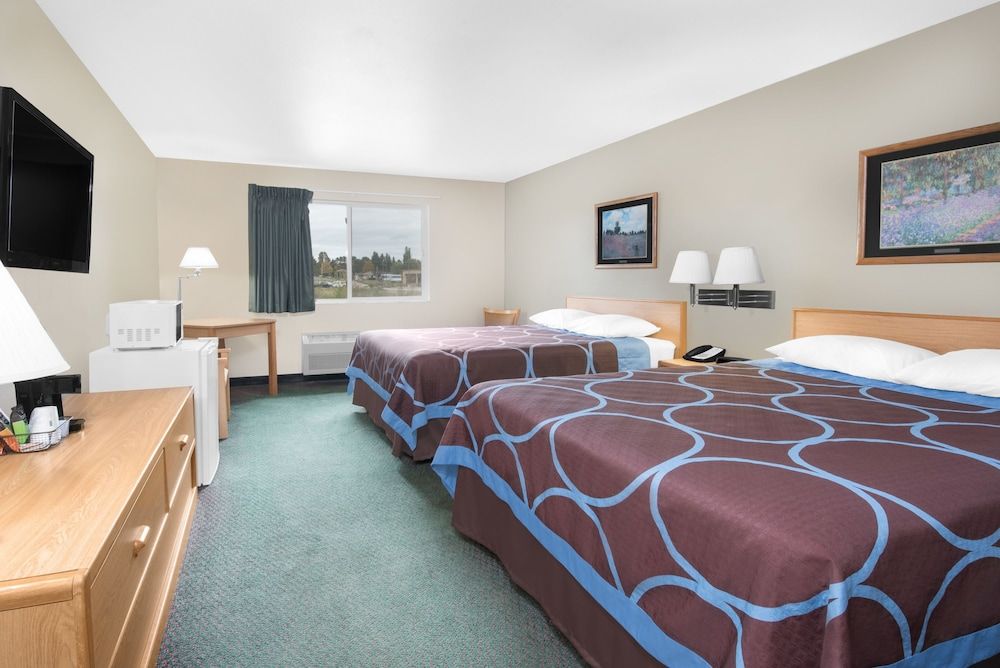 Northwoods Inn & Suites Basic Room, 2 Queen Beds, Non Smoking