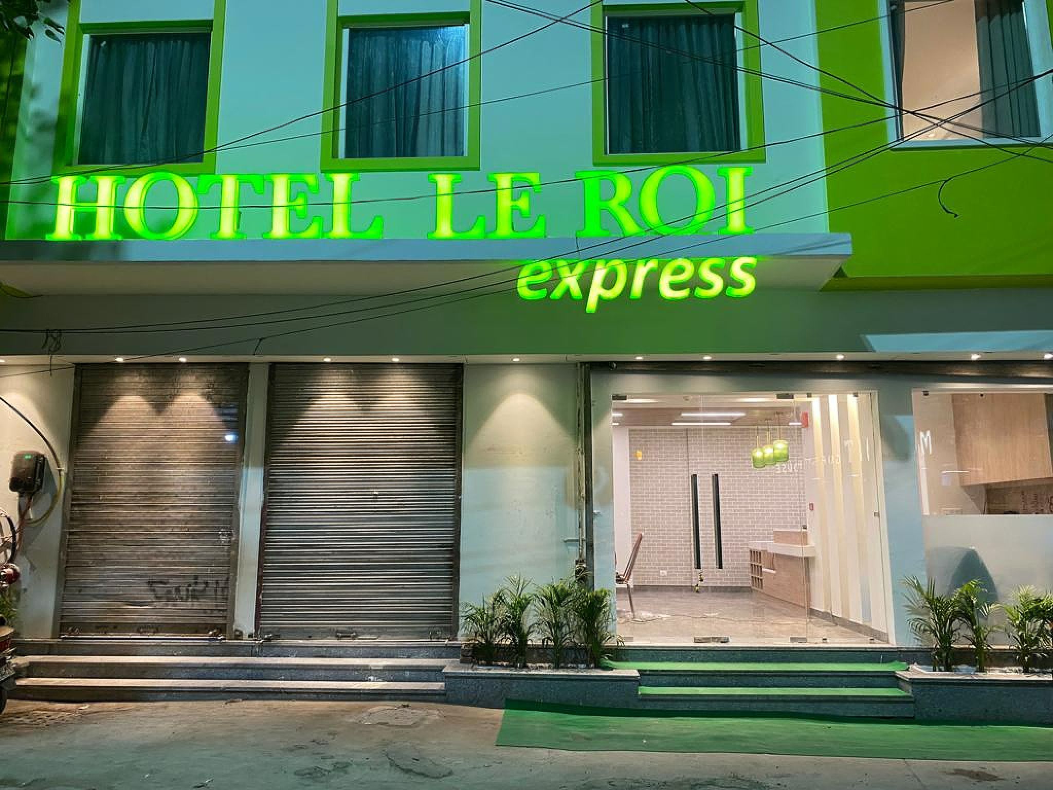 undefined Le ROI Express, Paharganj 6
