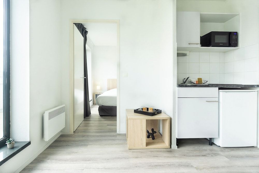 Standard Apartment, Kitchenette