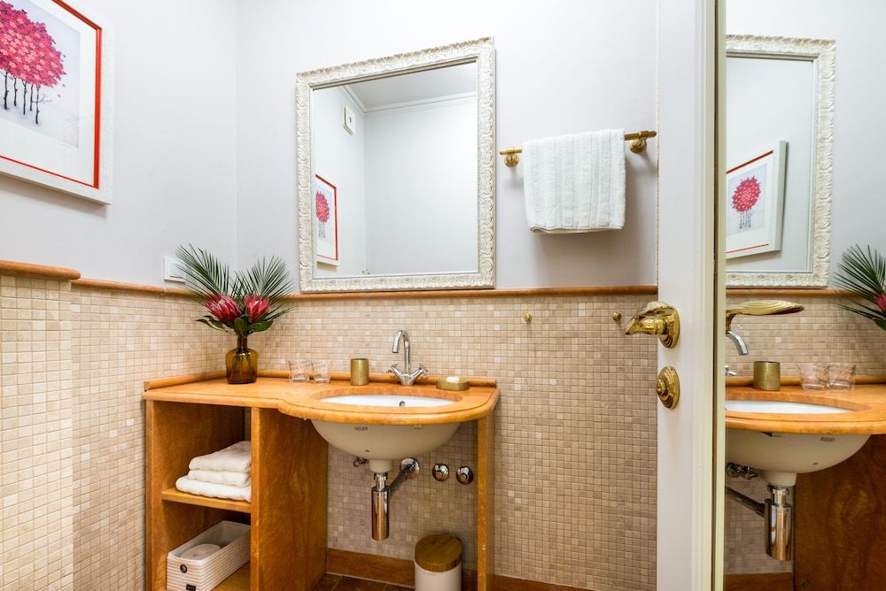 Dominus Little Palace Deluxe Double Room 4