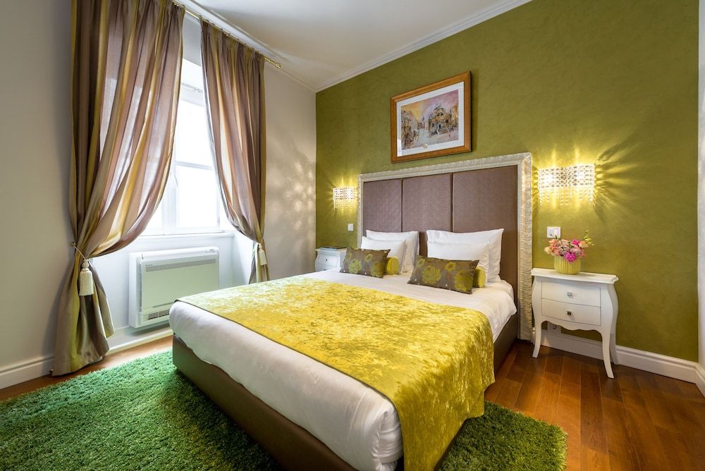 undefined Dominus Little Palace 2