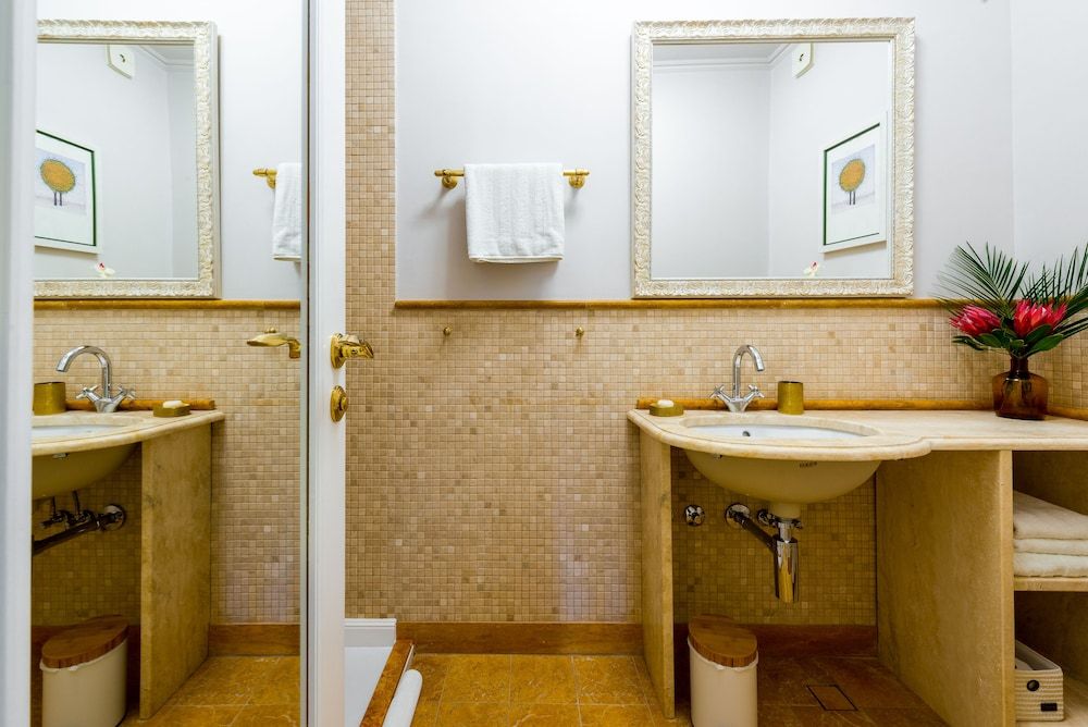 Dominus Little Palace Superior Double Room 4