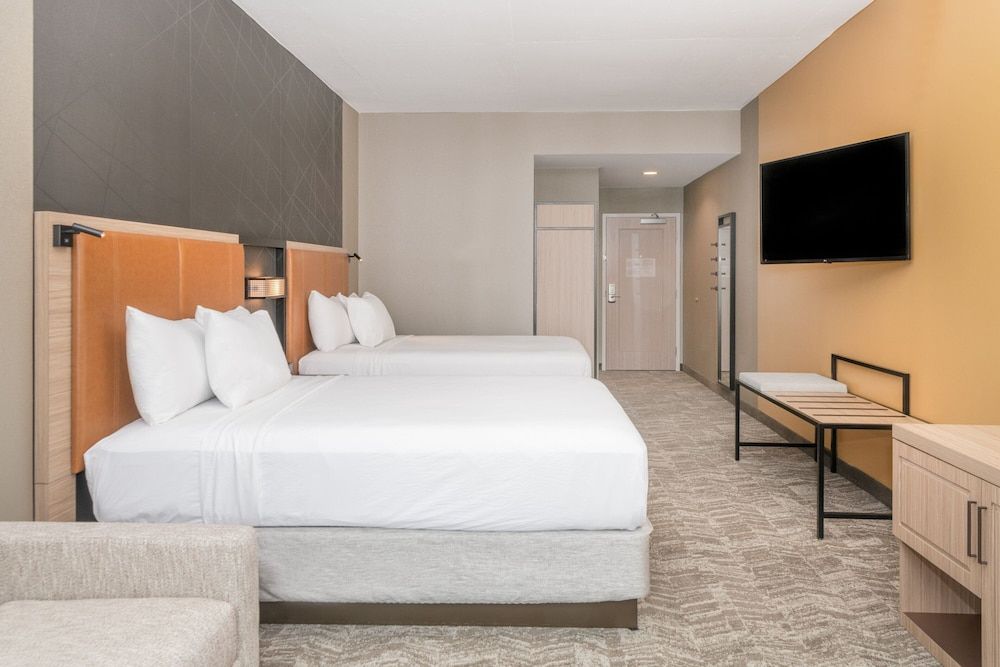 Suite, Multiple Beds