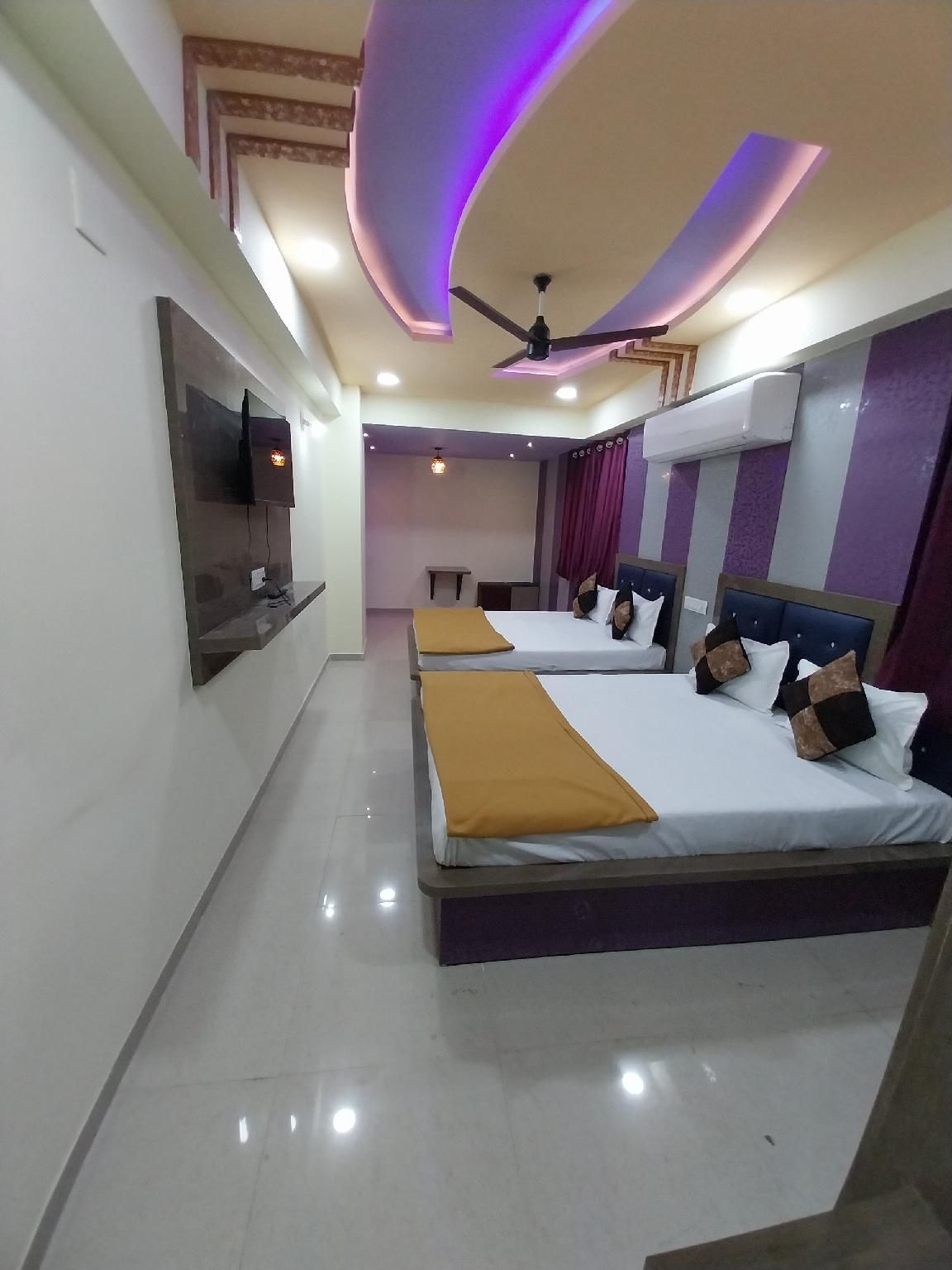 Deluxe Room with Shower
