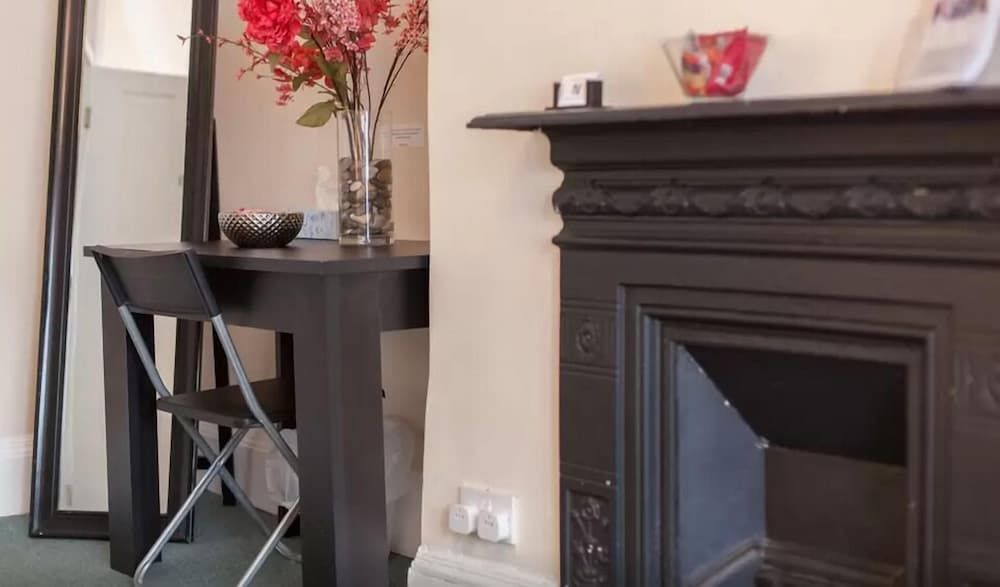 Home2Home-Rooms Quadruple Room, Shared Bathroom 9