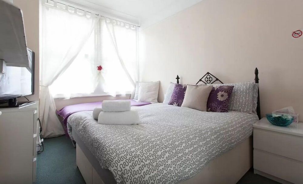 undefined Home2Home-Rooms