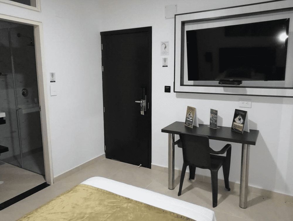 Hotel Andinos Plaza Florencia Standard Room 4