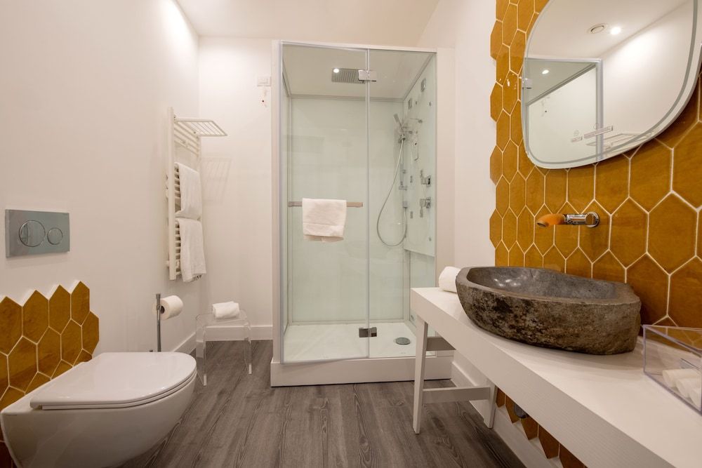 Diamond Suite Superior Double Room 7