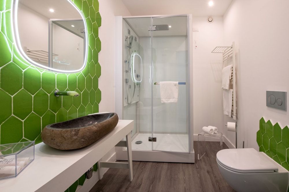 Diamond Suite Deluxe Double Room 13