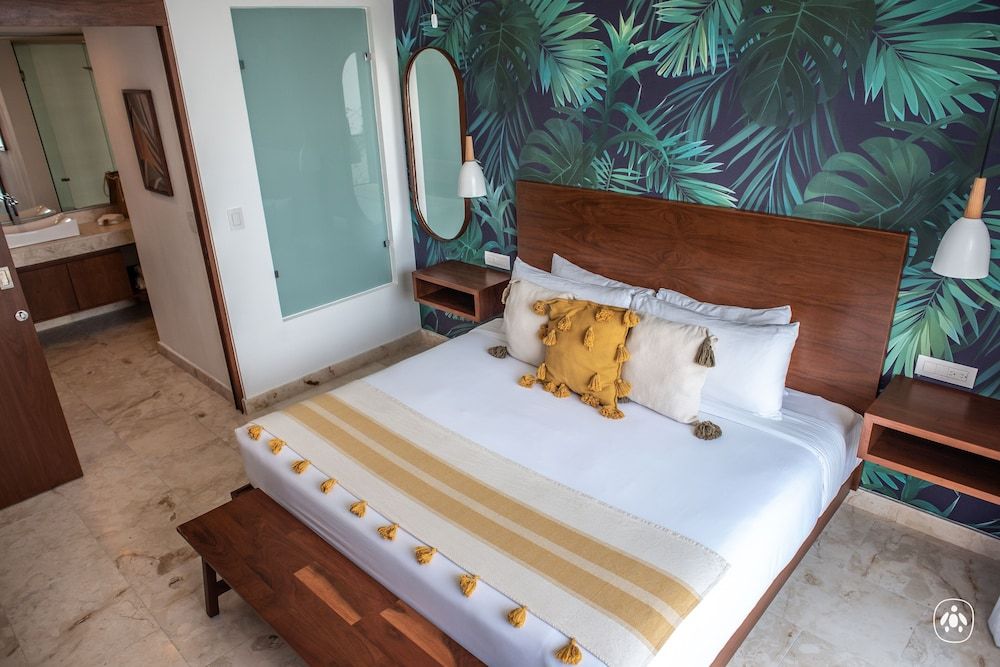 undefined Anah La Quinta