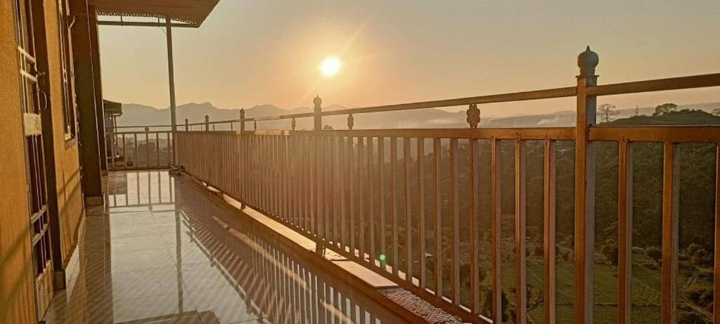 Yellowoaks Guest House by stayapart Deluxe Double Room 9