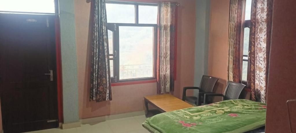 Yellowoaks Guest House by stayapart Deluxe Double Room 3