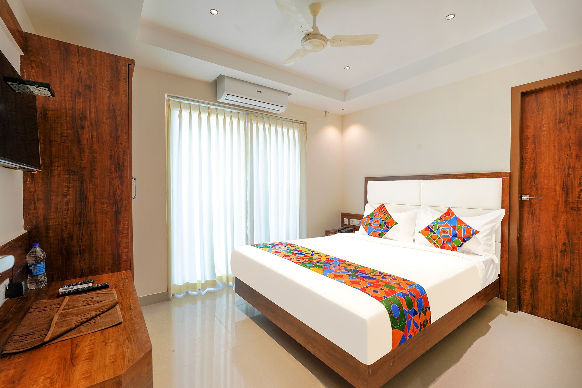 FabHotel Phoenix Brookfield Premium Room 8