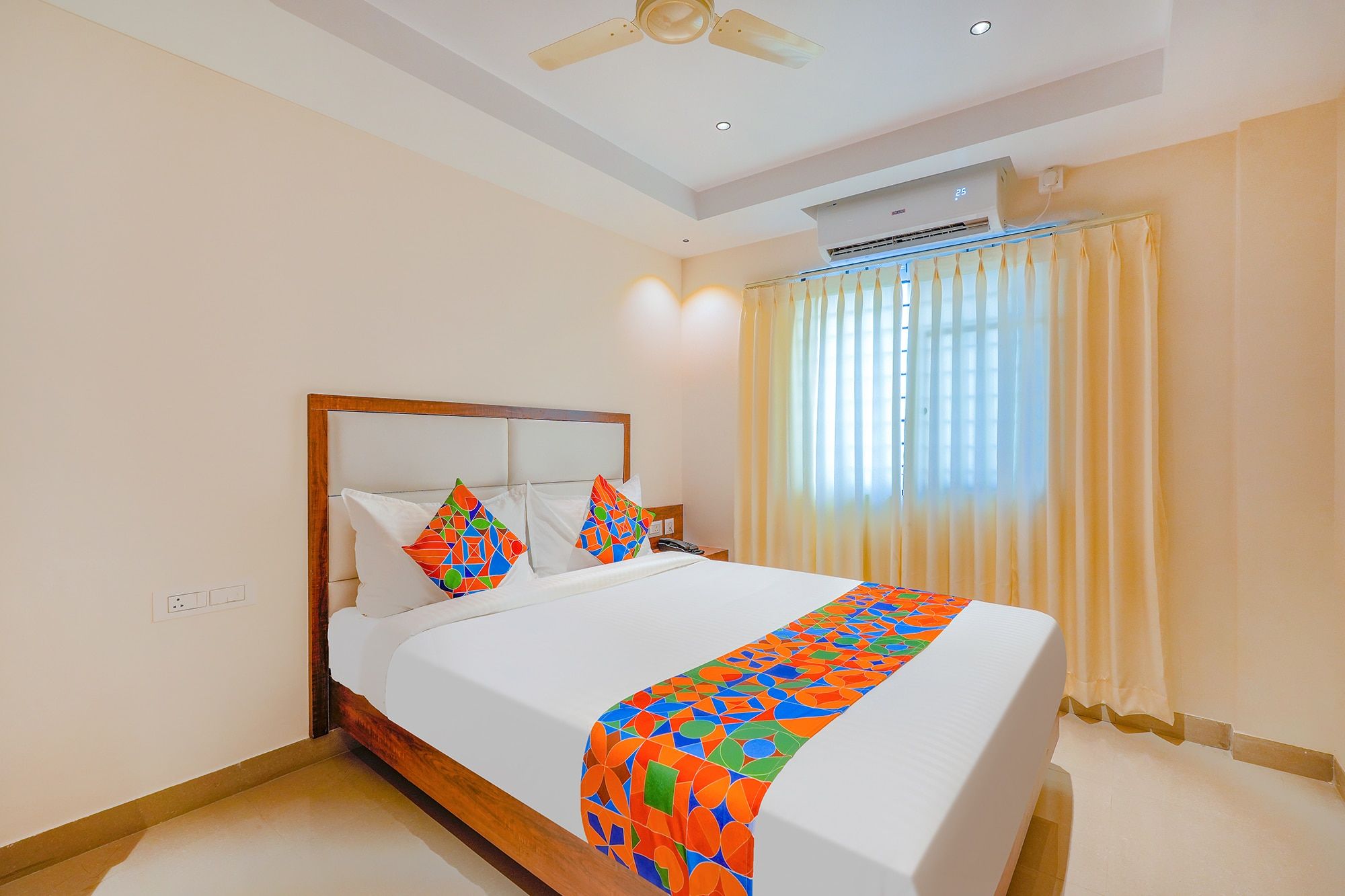 FabHotel Phoenix Brookfield Premium Room 7