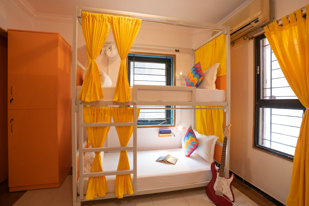Bed in 6 Bed Mixed Only AC Dormitory Room with Ensuite Bathroom