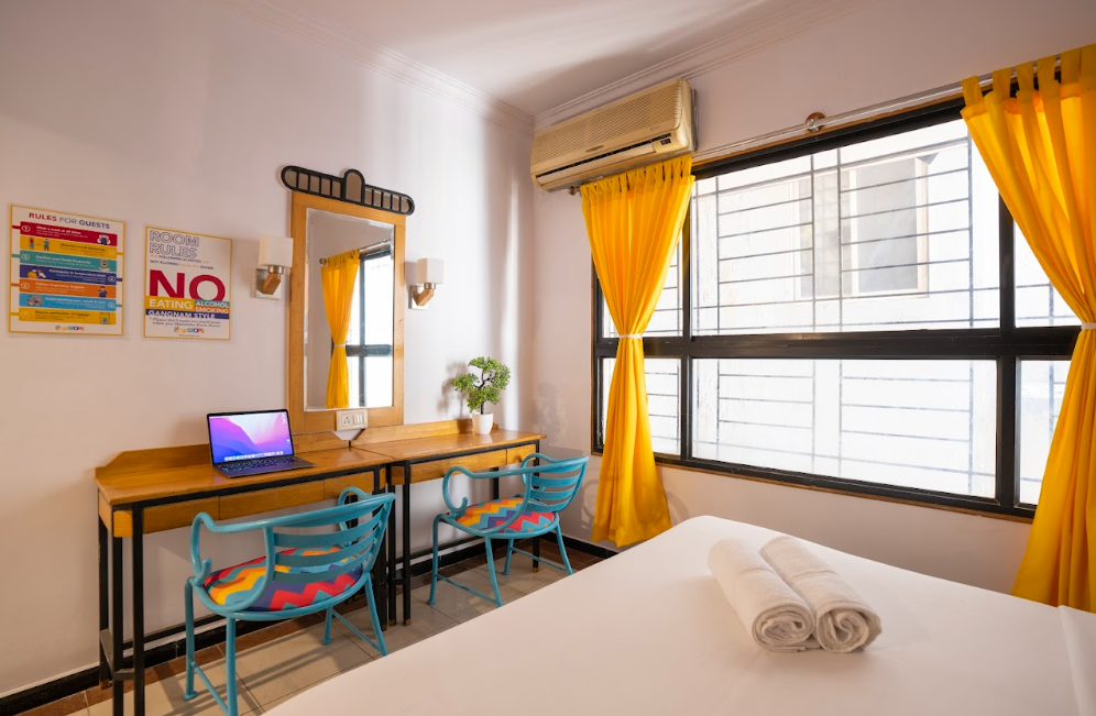 goSTOPS Bengaluru, Gandhi Nagar Majestic Deluxe Private A/C Room with Ensuite Bathroom  6